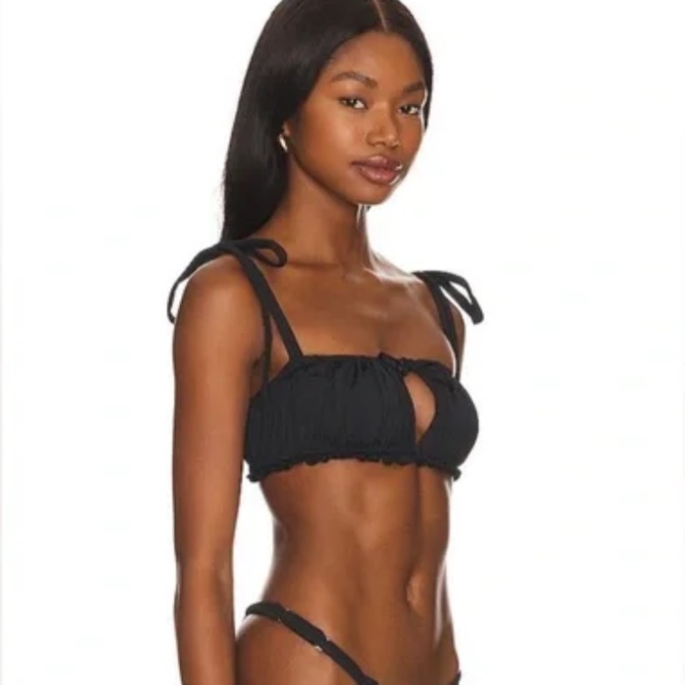 WeWoreWhat Black Ruched Ruffle Bikini Top - Picture 2 of 4